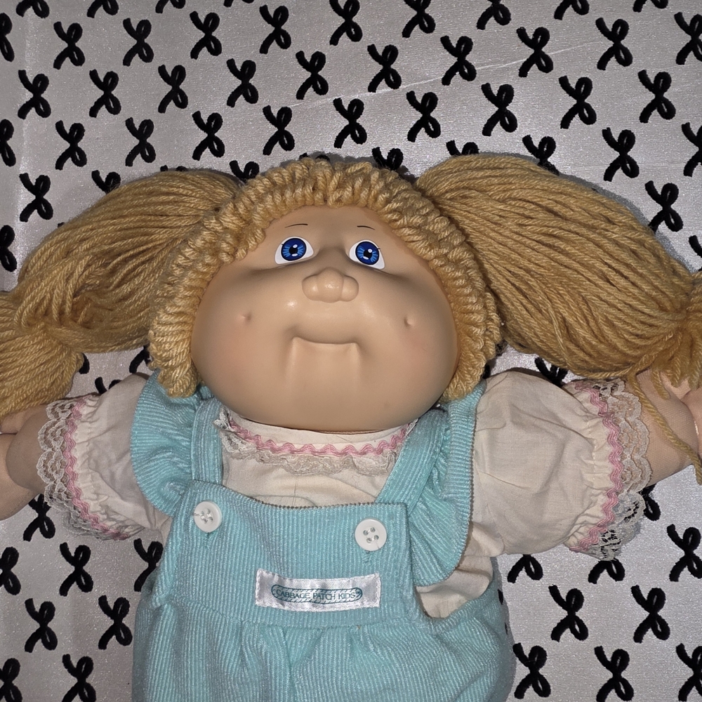 Stunning Cabbage Patch Kids In Original Outfit From Adult Collection